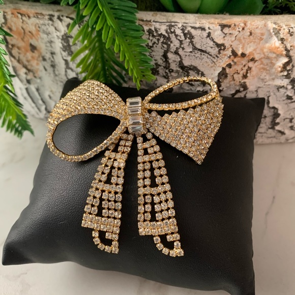 Gorgeous Rhinestones brooch. - Picture 3 of 5